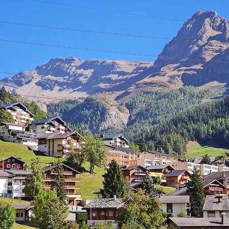 Lucky Fox 로이커바드