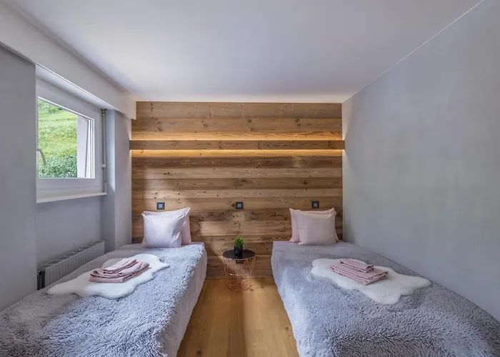 Lucky Fox 로이커바드